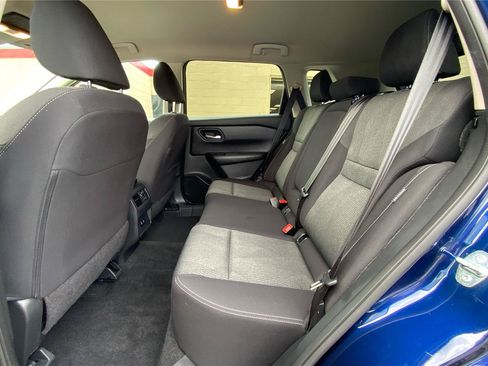 Used 2024 Nissan Rogue SV AWD/4WD image 11