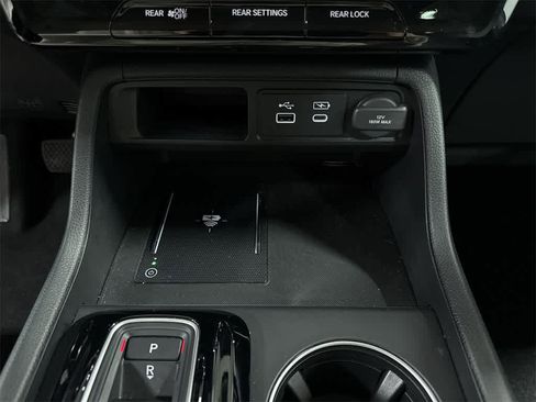 Used 2025 Honda Pilot EX-L image 32