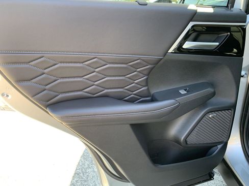 New 2025 Mitsubishi Outlander SEL image 21