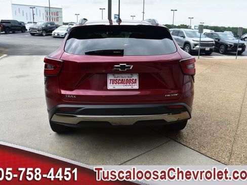 Used 2024 Chevrolet Trax ACTIV w/ Sunroof Package FWD image 9