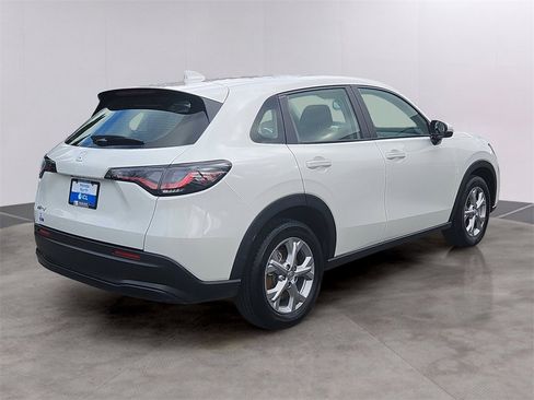 Certified 2024 Honda HR-V LX image 4