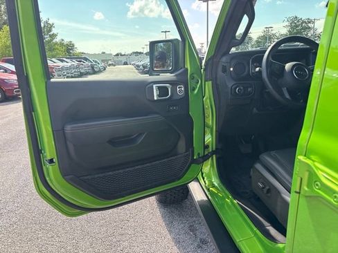 Used 2025 Jeep Wrangler Unlimited Rubicon 392 AWD/4WD image 14