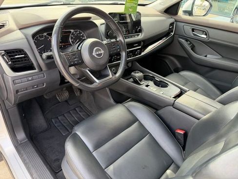 Used 2022 Nissan Rogue SL w/ SL Premium Package image 11