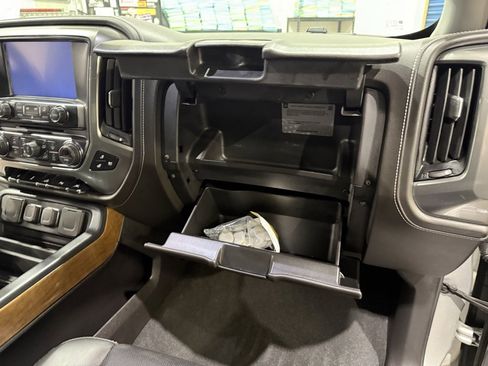 Used 2018 Chevrolet Silverado 1500 LTZ w/ LTZ Plus Package image 44