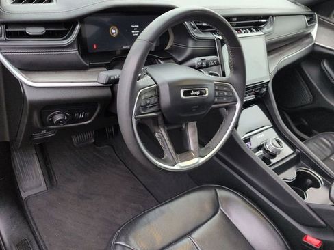 Certified 2024 Jeep Grand Cherokee L Limited w/ Luxury Tech Group II image 11