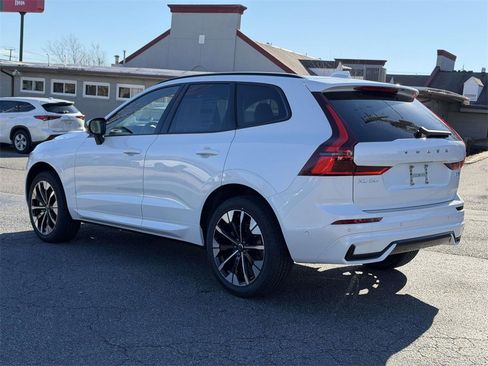 New 2026 Volvo XC60 B5 Plus w/ Protection Package Premier image 21