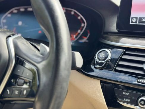 Used 2022 BMW 530i w/ Premium Package RWD image 32