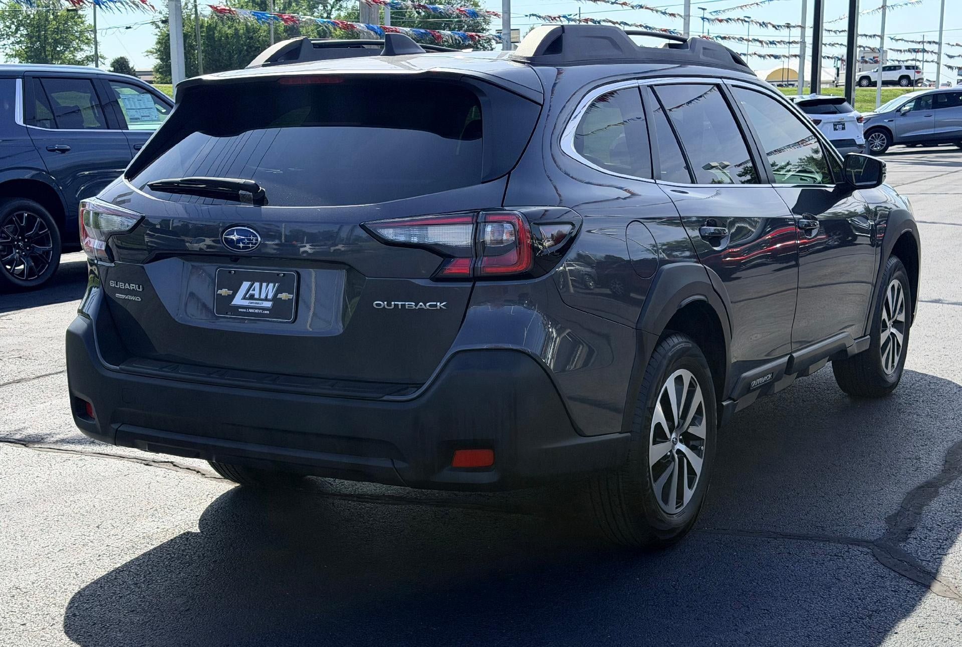 Used 2025 Subaru Outback Premium AWD/4WD image 5
