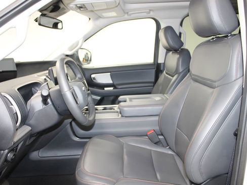 Used 2025 Ford Expedition Active AWD/4WD image 21