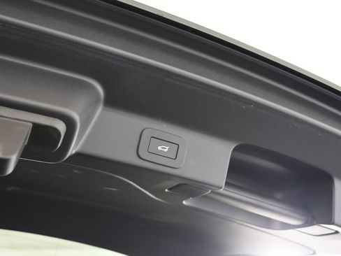 Used 2026 Jaguar F-PACE R-Dynamic S AWD/4WD image 25