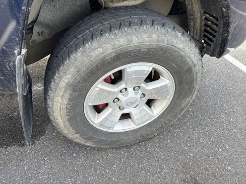 Used 2012 Toyota Tacoma 4x4 Double Cab image 9