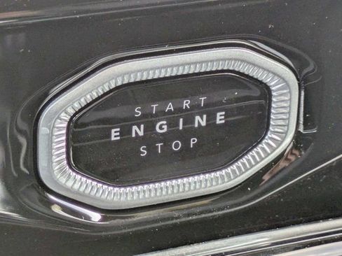 New 2026 Jeep Grand Cherokee L Limited w/ Luxury Tech Group II AWD/4WD image 31