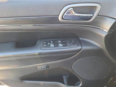 Used 2020 Jeep Grand Cherokee Limited X image 25