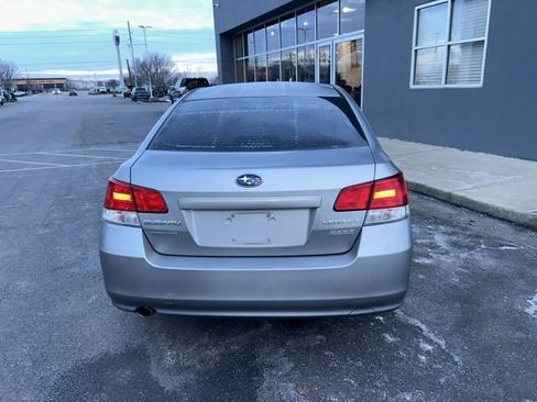 Used 2011 Subaru Legacy 2.5i Premium image 16