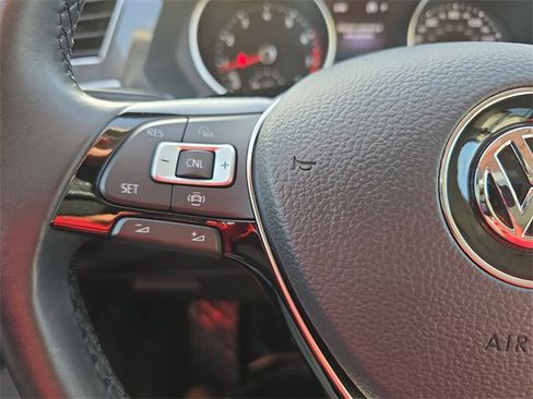 Used 2019 Volkswagen Tiguan SE w/ Panoramic Sunroof Package image 20