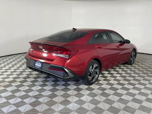 Used 2025 Hyundai Elantra Sport FWD image 16