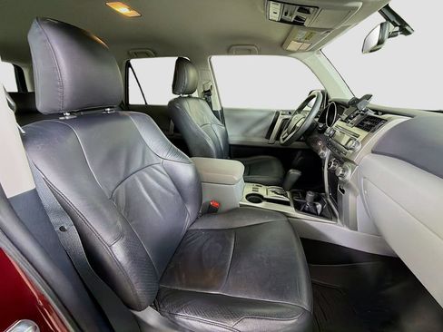 Used 2011 Toyota 4Runner SR5 AWD/4WD image 28