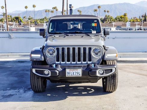 Used 2023 Jeep Wrangler Unlimited Sahara AWD/4WD image 3