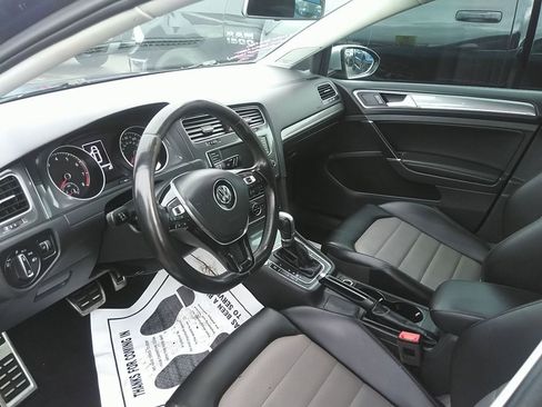Used 2017 Volkswagen Golf Alltrack SEL image 3