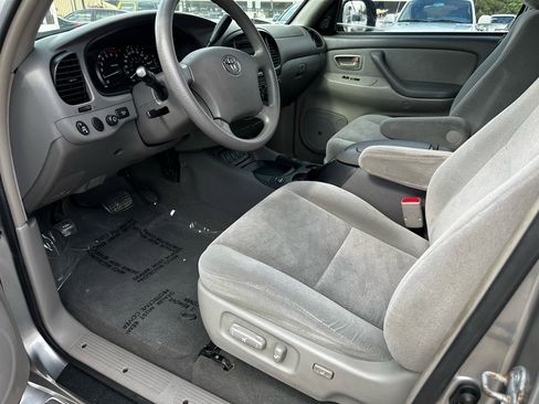 Used 2005 Toyota Sequoia SR5 image 16