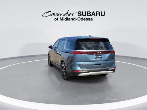 Used 2023 Kia Carnival EX FWD image 6