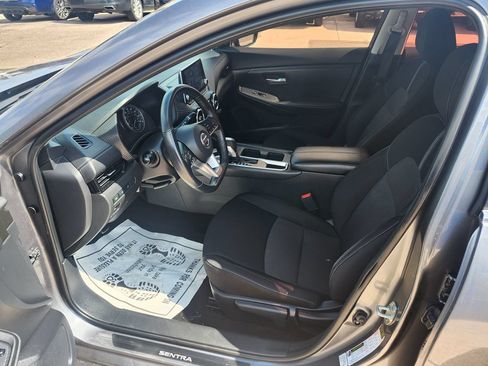 Used 2021 Nissan Sentra SV FWD image 13