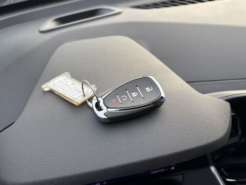 Used 2025 Chevrolet TrailBlazer LT w/ Driver Confidence Package image 21