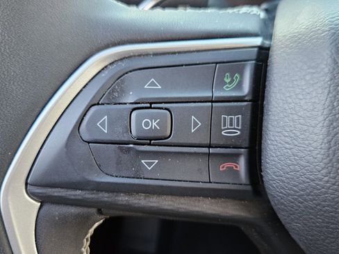 Used 2024 Jeep Grand Cherokee Laredo X image 27