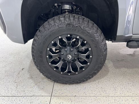 Used 2022 Chevrolet Colorado Z71 RWD image 28