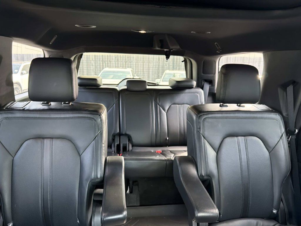Used 2018 Ford Expedition Limited w/ Equipment Group 302A RWD image 9