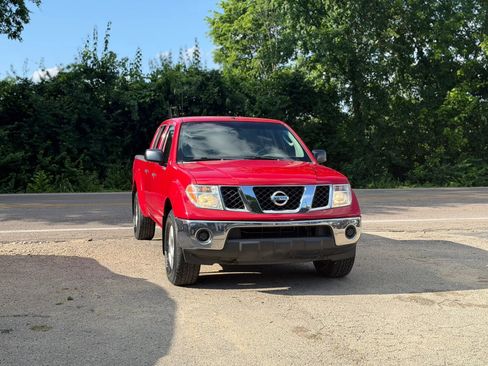 Used 2008 Nissan Frontier SE w/ SE Value Truck Pkg AWD/4WD image 8