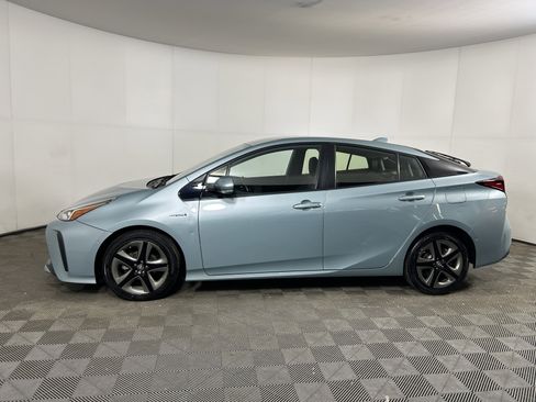 Used 2020 Toyota Prius XLE image 2