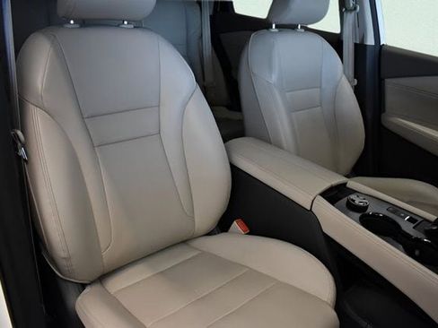 Used 2022 Nissan Rogue SL w/ SL Premium Package image 6