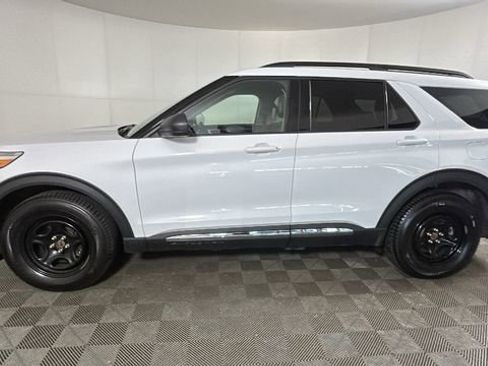 Used 2022 Ford Explorer XLT AWD/4WD image 6