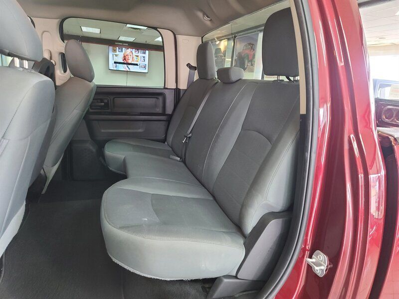 Used 2017 RAM 1500 Express AWD/4WD image 12