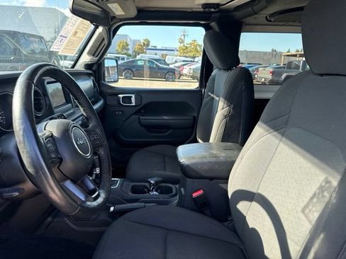 Used 2023 Jeep Wrangler Sport AWD/4WD image 9