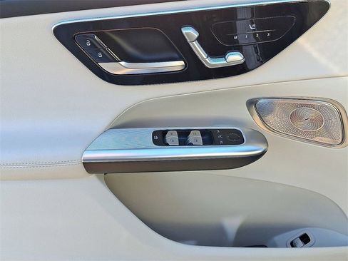 Used 2023 Mercedes-Benz GLC 300 GLC 300 image 16