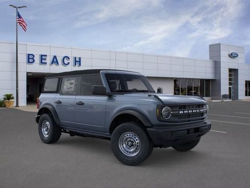 New 2025 Ford Bronco 4-Door image 7