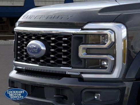 New 2026 Ford F450 Platinum w/ FX4 Off-Road Package image 17