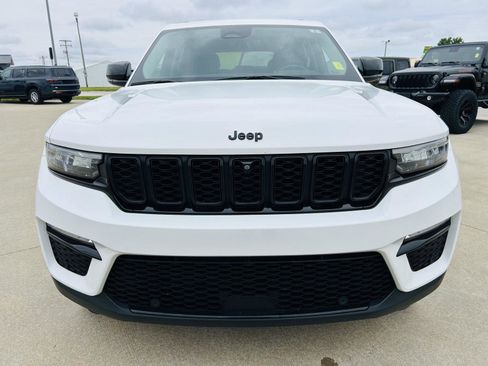 Used 2023 Jeep Grand Cherokee Limited w/ Luxury Tech Group II AWD/4WD image 36