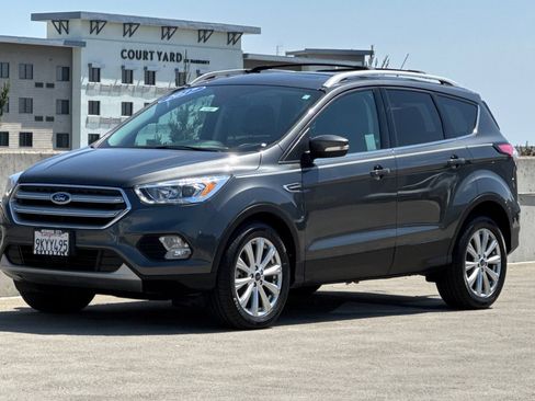 Used 2017 Ford Escape Titanium AWD/4WD image 8