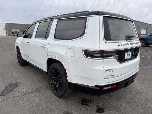 Used 2023 Jeep Grand Wagoneer Series III image 6