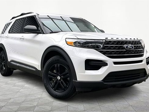 Used 2021 Ford Explorer XLT image 12