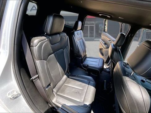 Used 2024 Jeep Grand Cherokee L Limited w/ Black Appearance Package AWD/4WD image 25