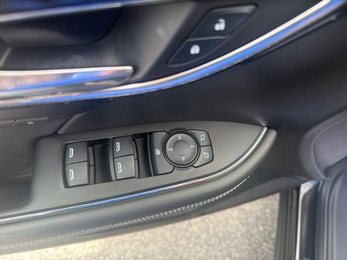 Used 2023 Buick Envision Essence FWD image 12