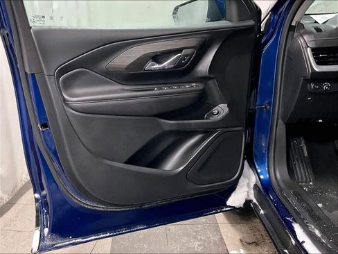 Used 2022 GMC Terrain SLE w/ Driver Convenience Package image 9