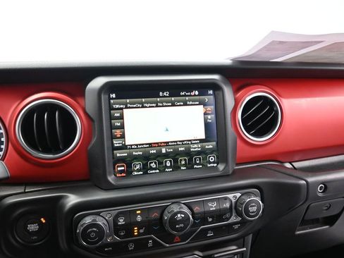 Used 2022 Jeep Wrangler Unlimited Rubicon w/ Cold Weather Group AWD/4WD image 12