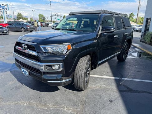Used 2017 Toyota 4Runner Limited AWD/4WD image 3
