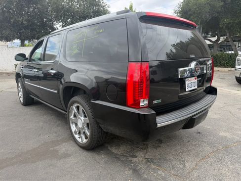 Used 2009 Cadillac Escalade ESV 2WD image 3