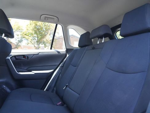 Used 2022 Toyota RAV4 LE AWD/4WD image 14